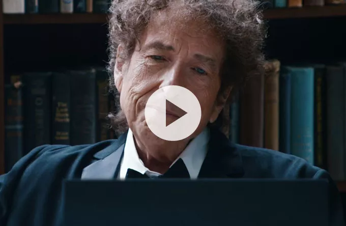 Se Bob Dylan tale med sin computer i reklame for IBM