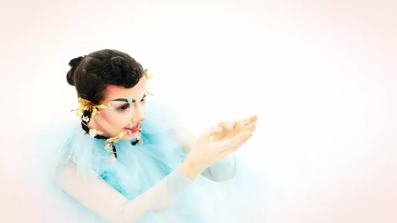 Björk er en musiknørd mellem velsignelse og savn
