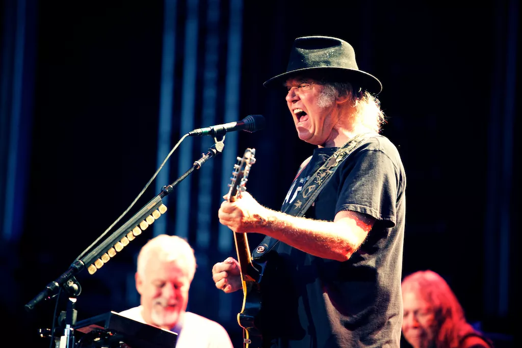 Neil Young & Crazy Horse: Bergenhus Festning, Bergen