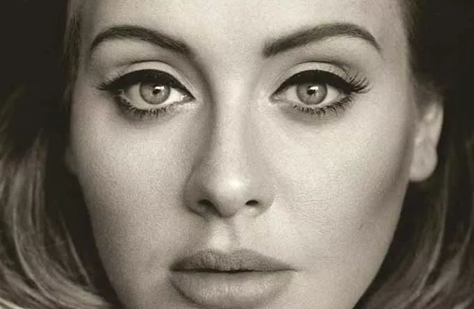 Se Adele fremføre ny låt i New York