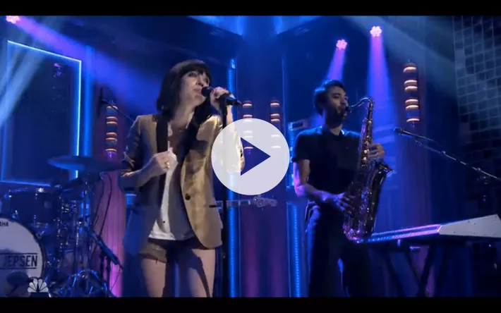 Video: Se Carly Rae Jepsen i The Tonight Show