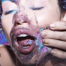 Miley Cyrus And Her Dead Petz - Miley Cyrus