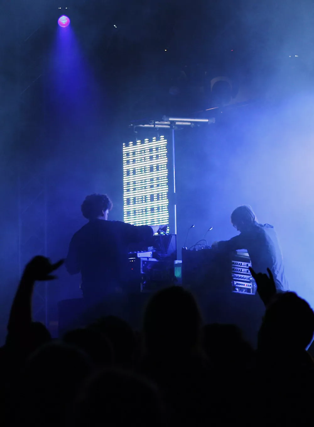 Simian Mobile Disco bjuder på skruvade delikatesser