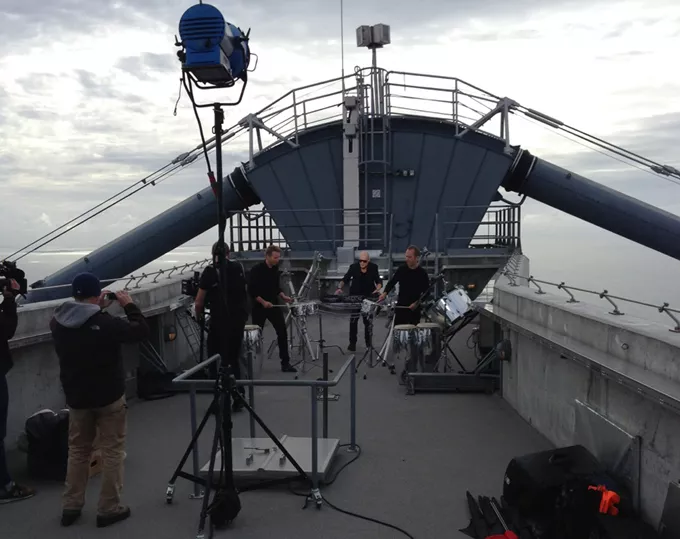 Kato, Bjørnskov & Safri Duo optager video på toppen af Storebæltsbroen 