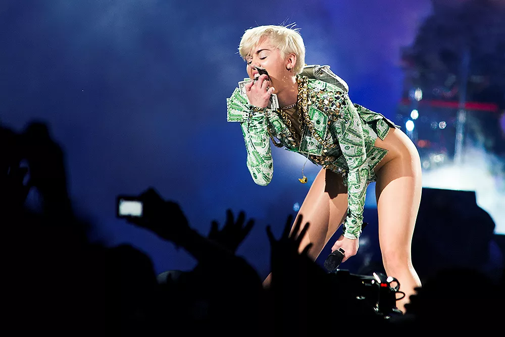 Miley Cyrus planlægger nøgenkoncert