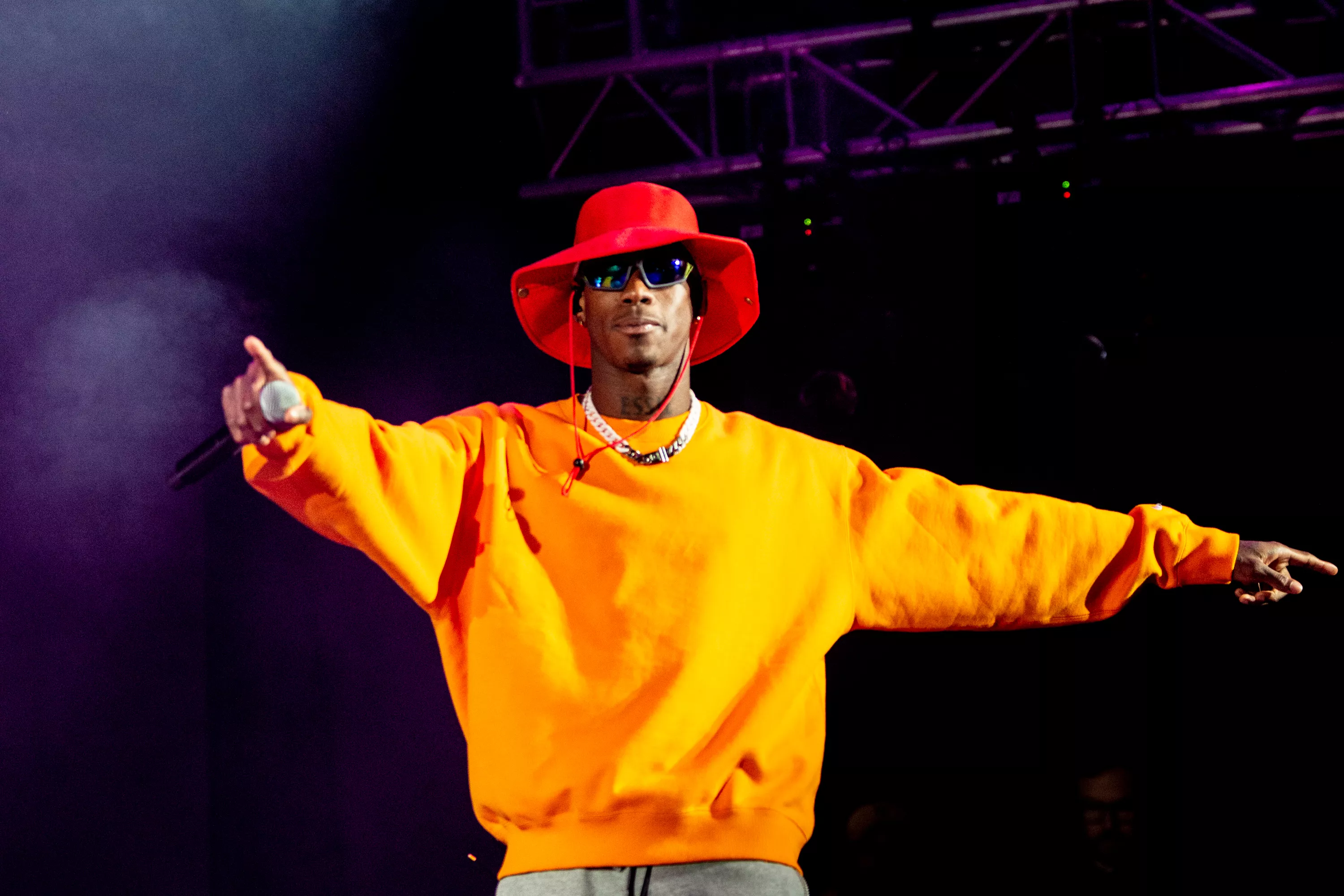 Populær rapper indstiller karrieren efter voldsanklager