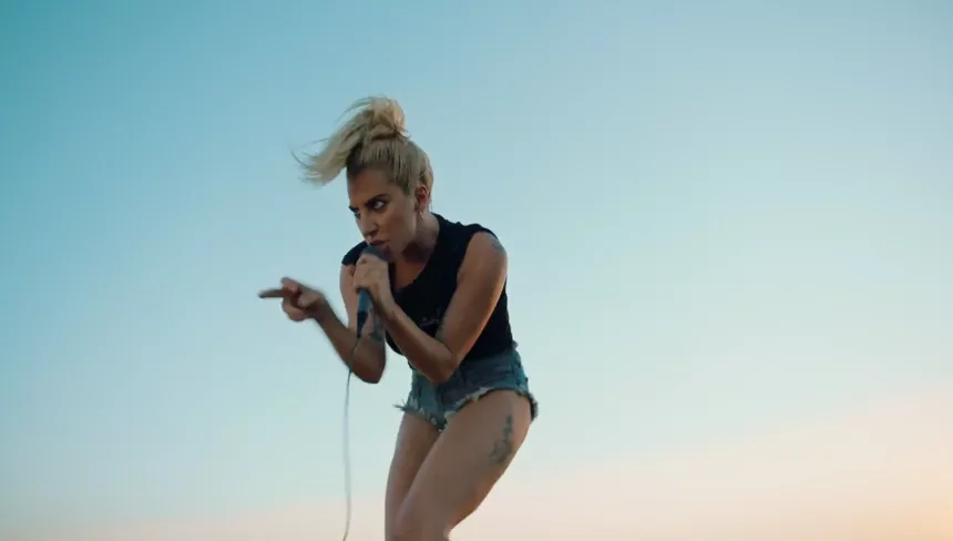 Lady Gaga hintar om ny musik – och turné