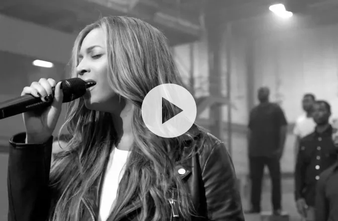 Video: Beyoncé forklarer politisk budskab bag Grammy-optræden