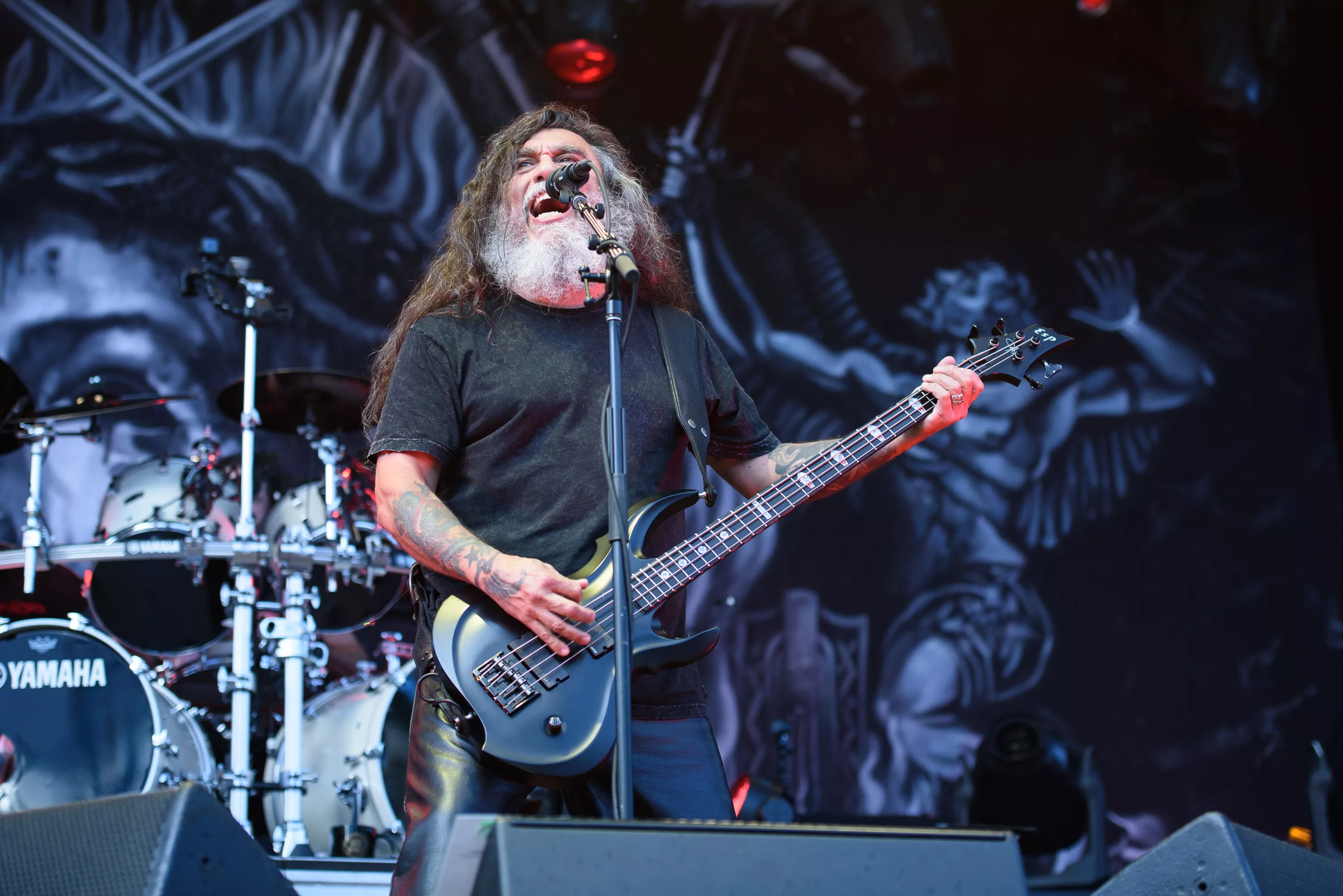 VIDEO: Feststemt kørestolsbruger i mosh pit under Slayer-koncert