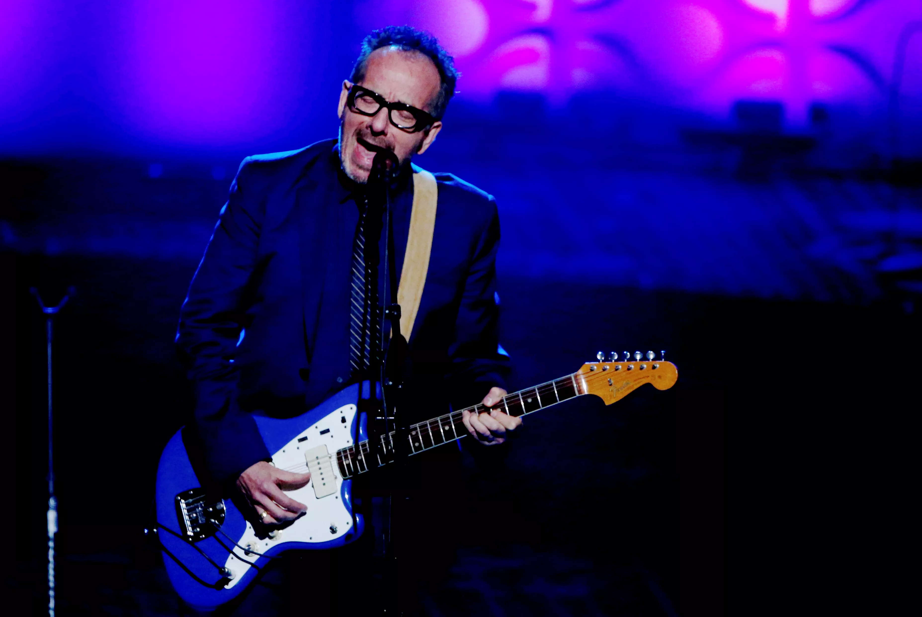 Elvis Costello kansellerer turné etter kreftdiagnose