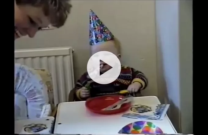 Ed Sheeran svælger i nostalgien i ny video