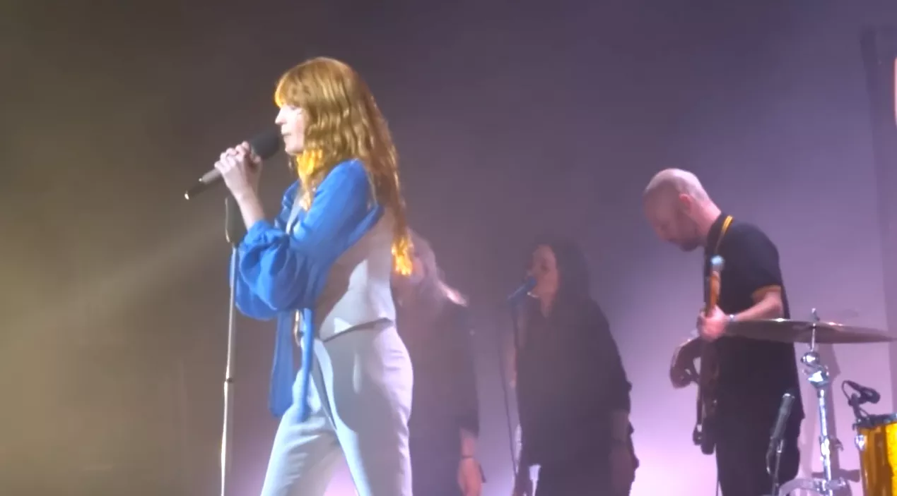 Florence And The Machine spiller The Beatles og EODM i Paris