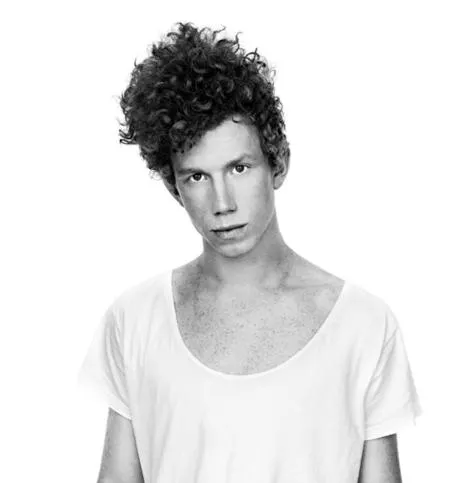 Erik Hassle släpper EP