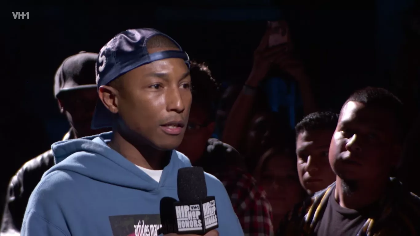 Pharrell holder følelsesladet tale om rascisme