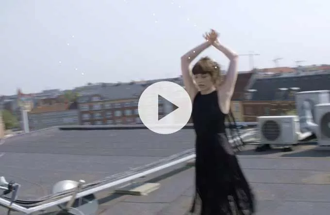 Se Bon Homme og Lydmor danse uhæmmet i ny video