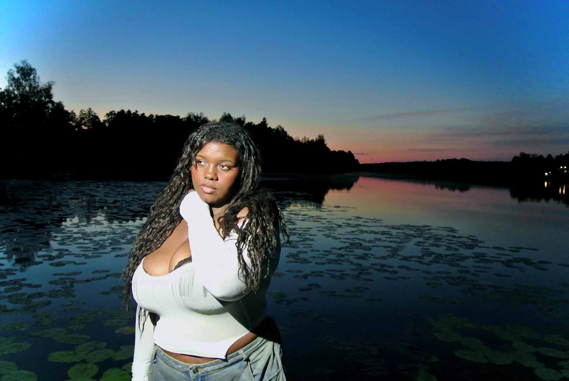 Waterbaby släpper i dag den staccato-präglade neo-soul-pop-låten ”Beck n Call”.